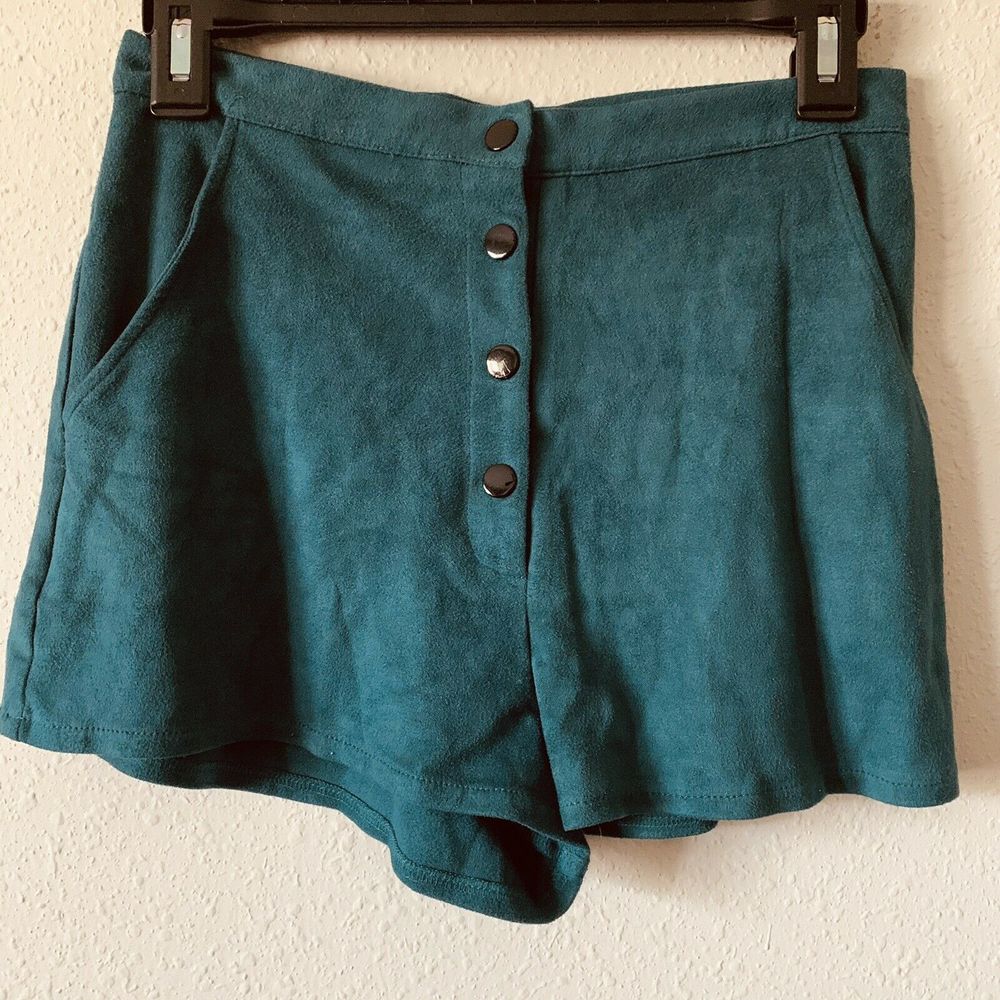 Missguided Festival Emerald High Waist Shorts - Picture 2 of 4